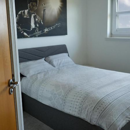 פרסטוויק Modern Apartment Ayr Town Centre מראה חיצוני תמונה