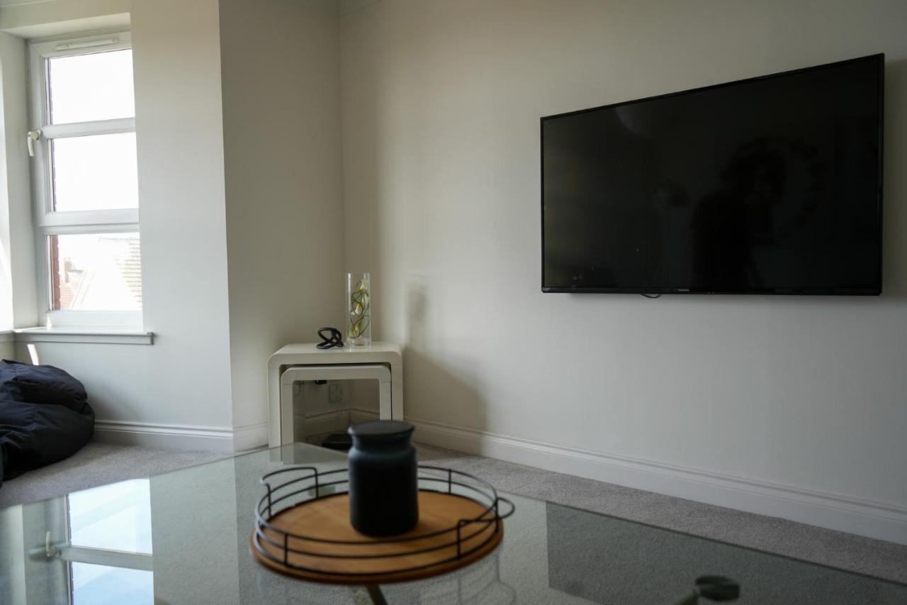 פרסטוויק Modern Apartment Ayr Town Centre מראה חיצוני תמונה
